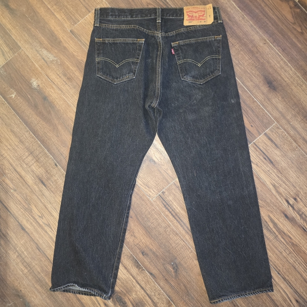 501 Levi's Jeans - Picture 3 of 6